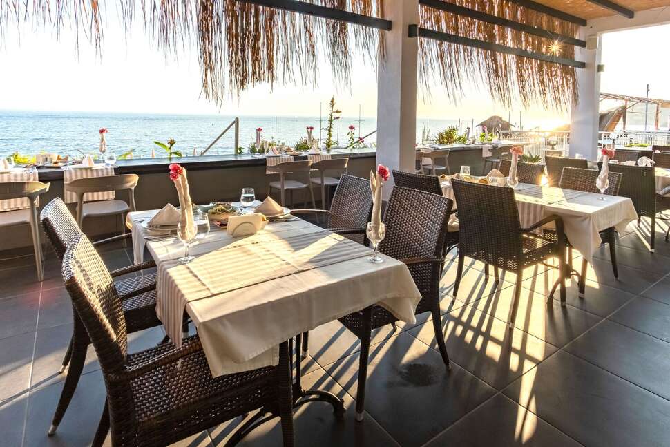 Een foto van de faciliteiten bij White City Beach Hotel