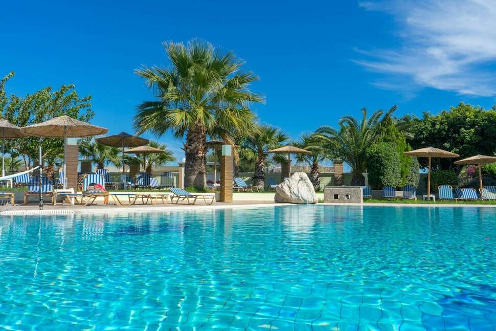 Een foto van het zwembad bij Stamos Hotel Faliraki