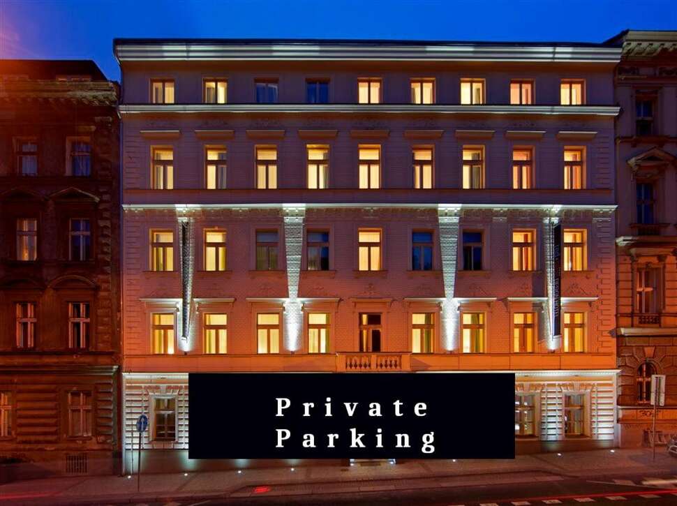 Ein Foto von der Außenansicht des Hotel Red & Blue Design