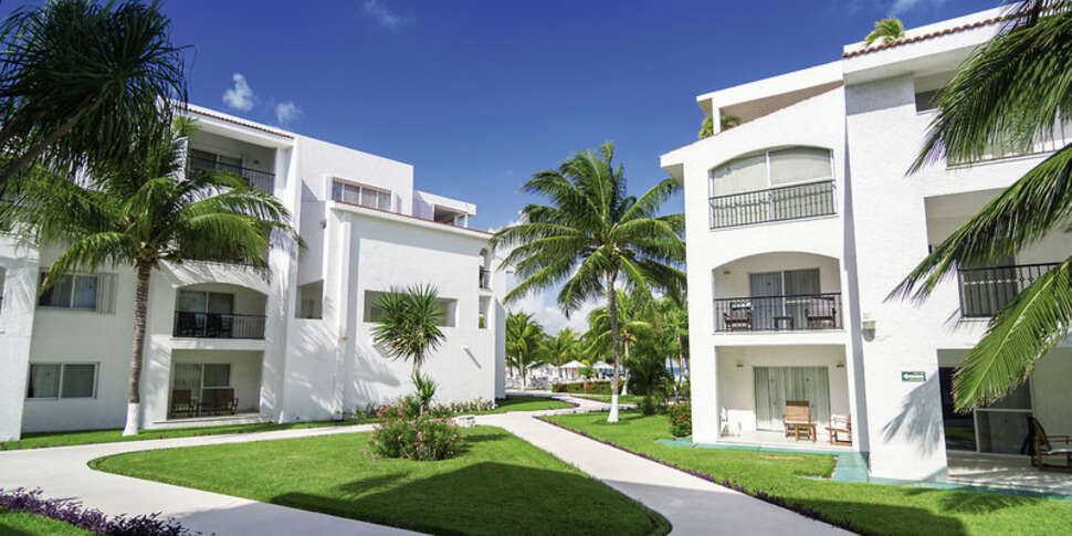 Ein Foto von der Außenansicht des Beachscape Kin Ha Villas & Suites