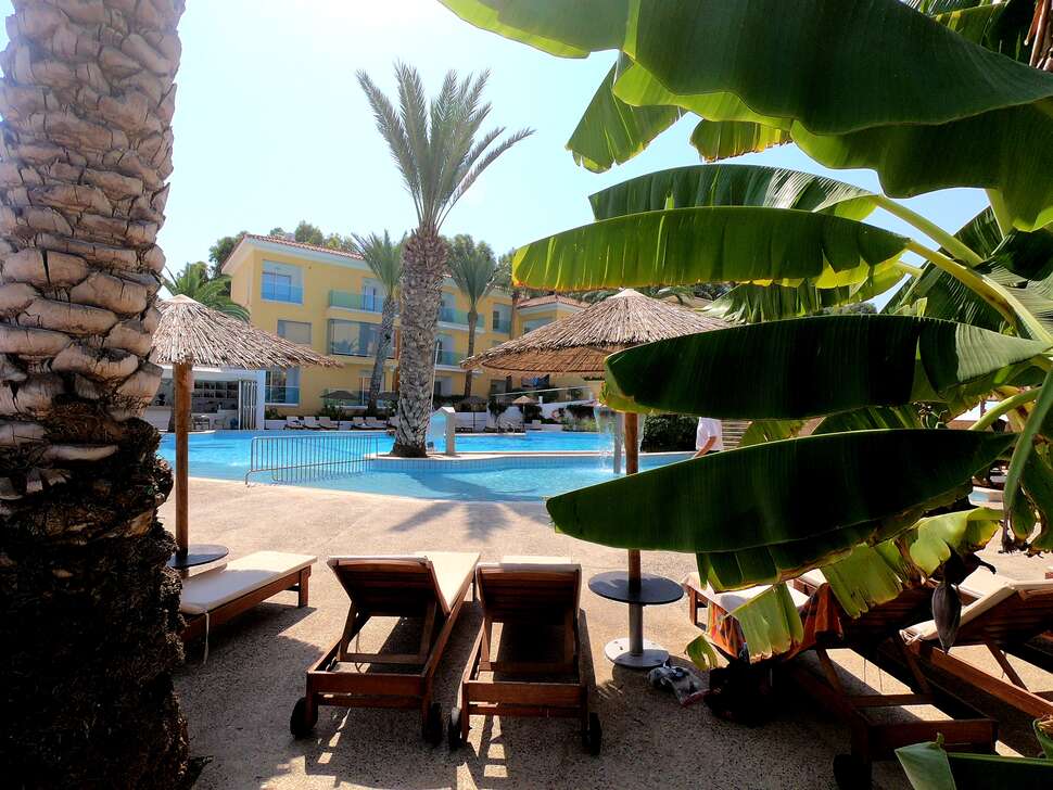 Ein Foto vom Pool im Malama Beach Holiday Village
