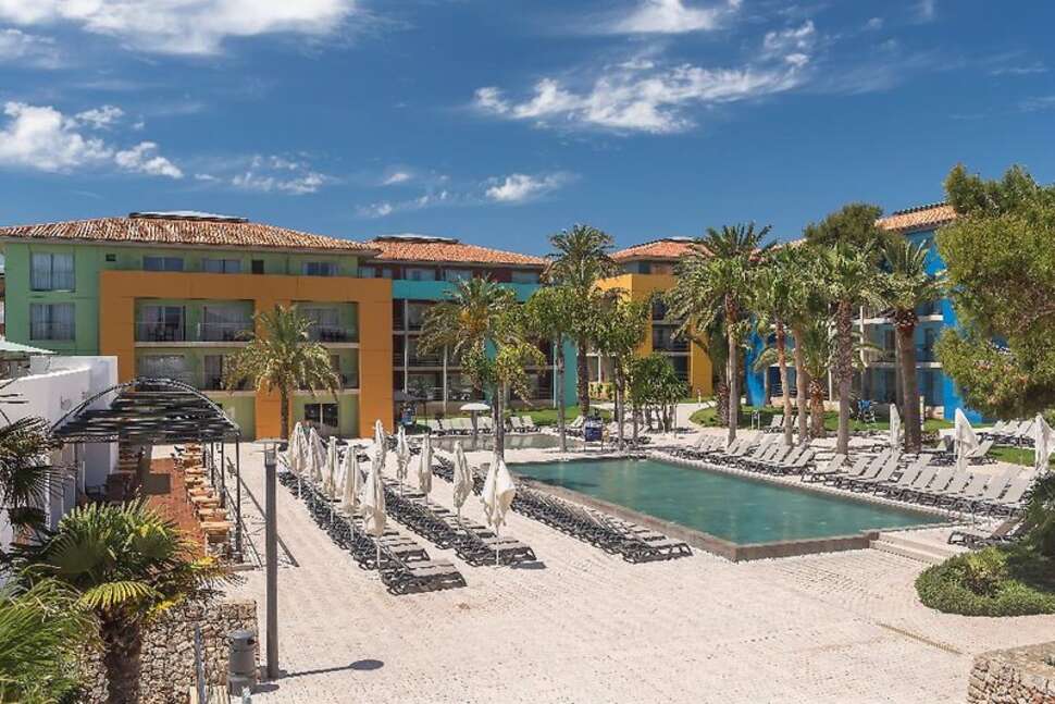 Een foto van het zwembad bij Hotel Seth Punta Prima