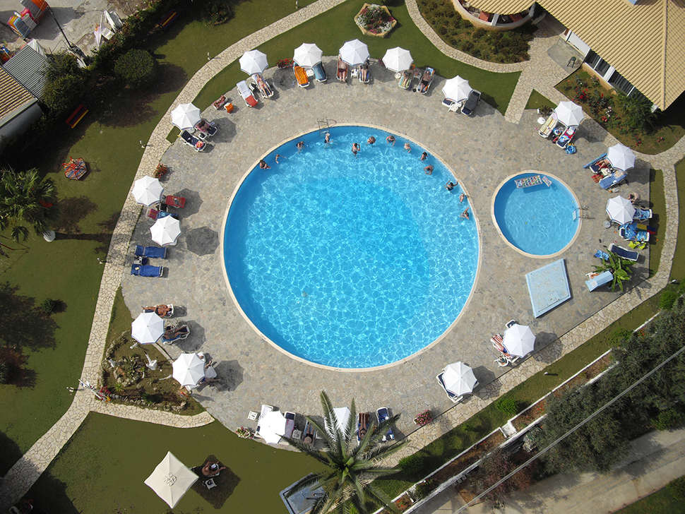 Een foto van het zwembad bij Cooee Hotel Albatros