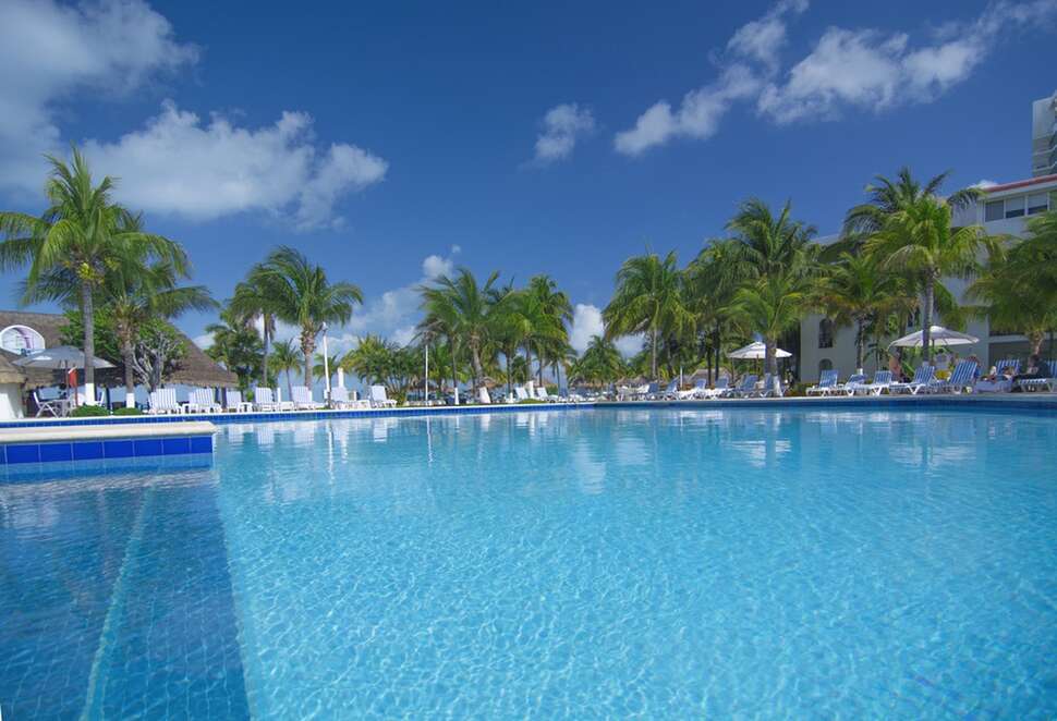 Ein Foto vom Pool im Beachscape Kin Ha Villas & Suites