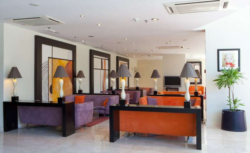 Een foto van het interieur van Senator Banus Spa Hotel