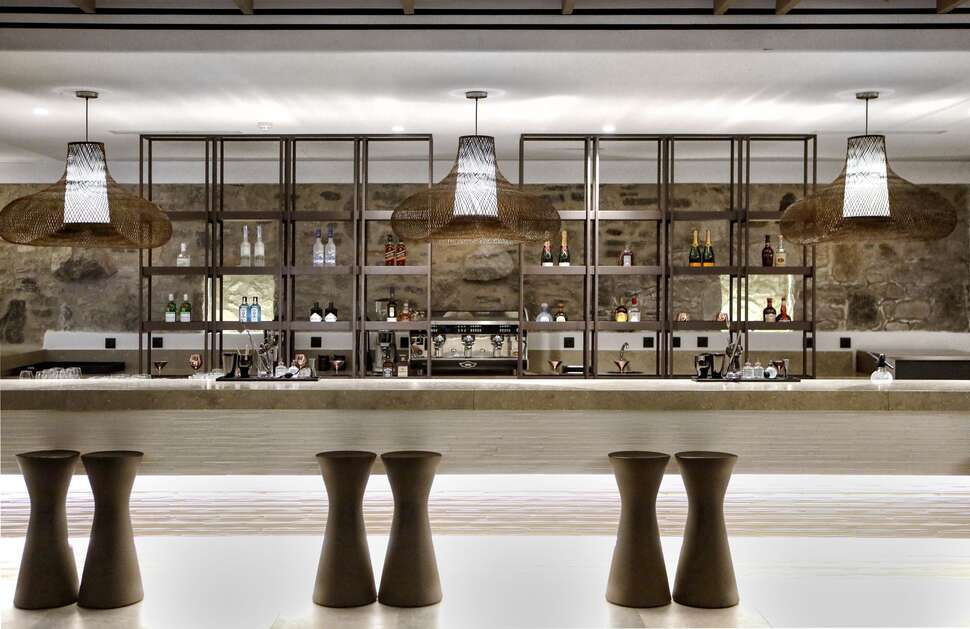 Een foto van het interieur van Aeonic Suites & Spa