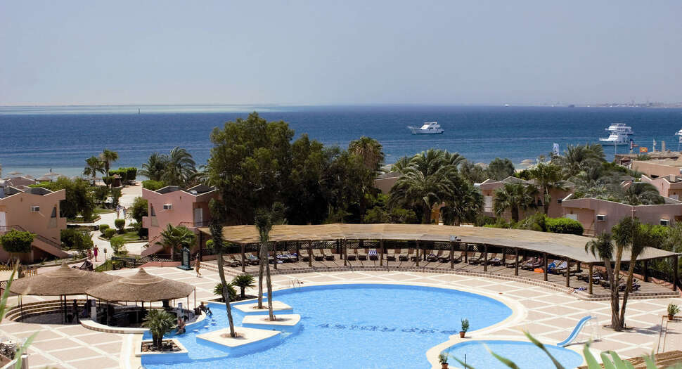 Een foto van het strand bij Eagles Paradise Abu Soma Resort