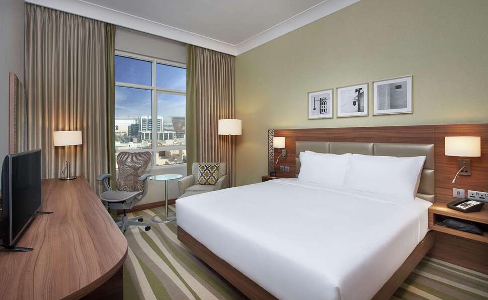 Ein Foto Hilton Garden Inn Dubai Al Muraqabat