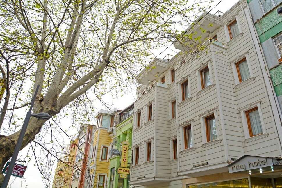 Een foto van de buitenkant van May Hotel Istanbul