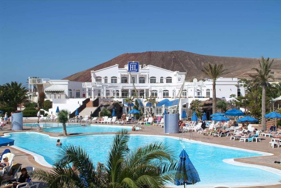 Een foto van het zwembad bij HL Aparthotel Paradise Island