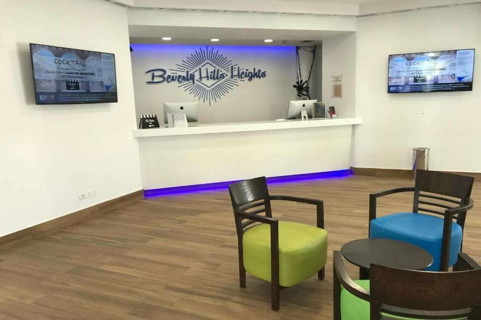 Een foto van het interieur van Ona Beverly Hills Heights