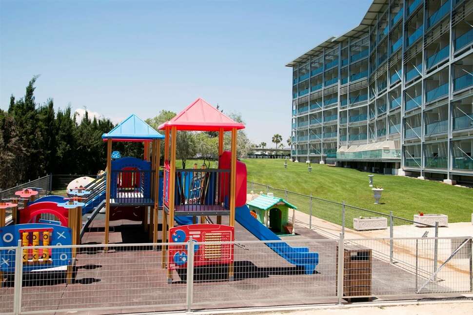 Een foto van de faciliteiten bij Asterias Beach Hotel