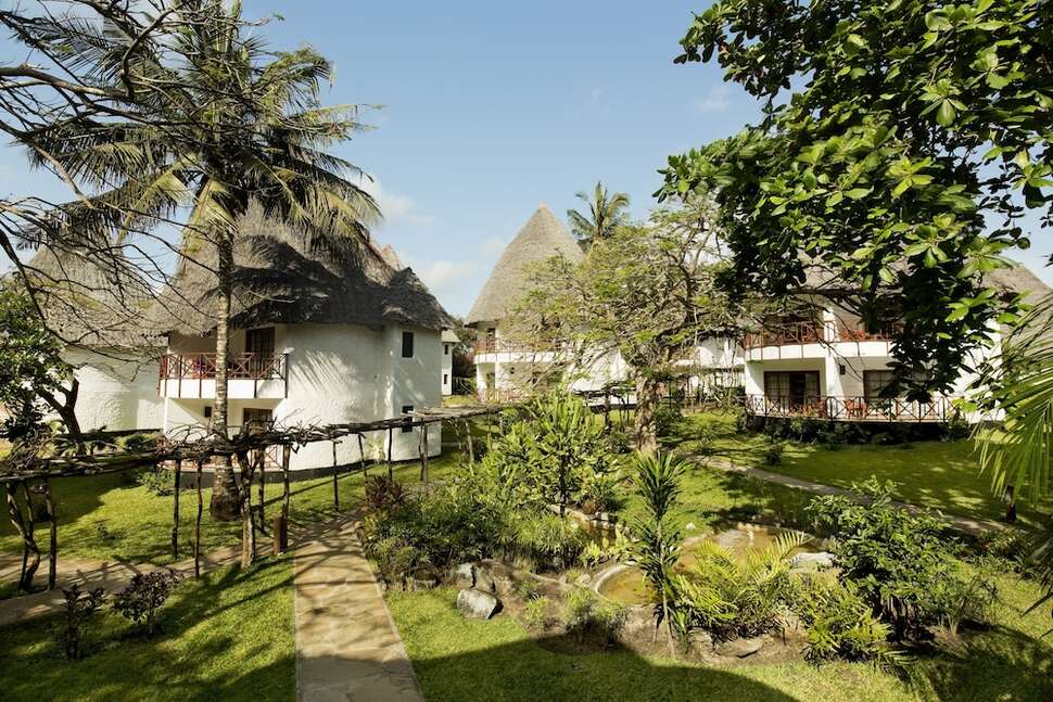 Een foto van de buitenkant van Neptune Village Beach Resort & Spa