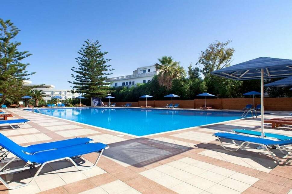Een foto van het zwembad bij Hotel Marilena