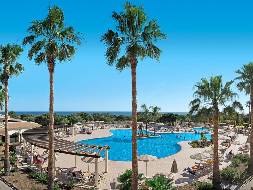 Een foto van het zwembad bij AP Adriana Beach Resort