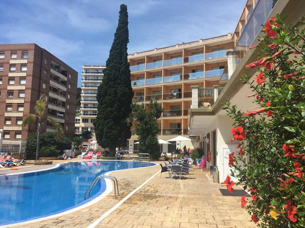 Ein Foto vom Pool im Hotel Bon Repos