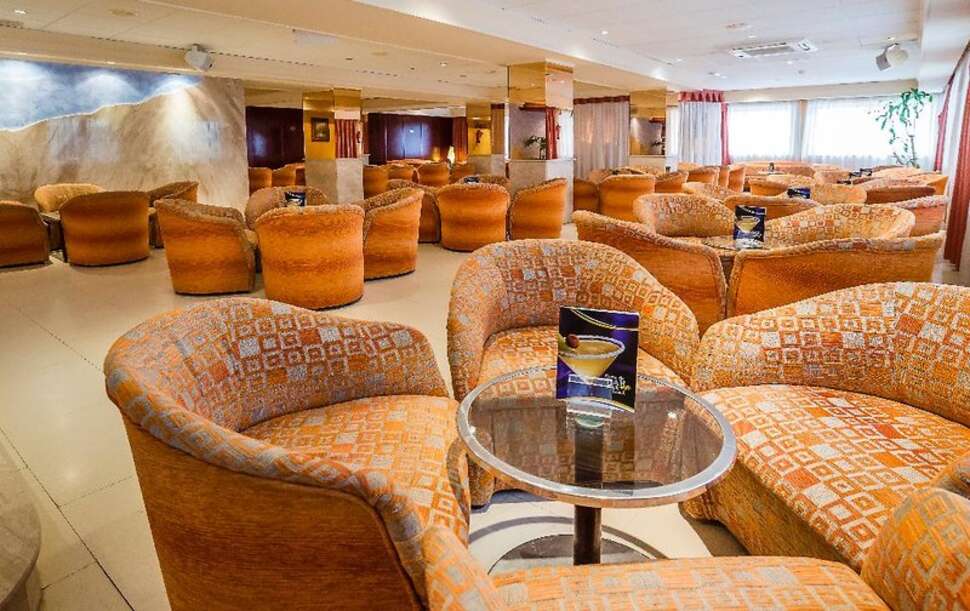 Een foto van het interieur van Hotel Avenida
