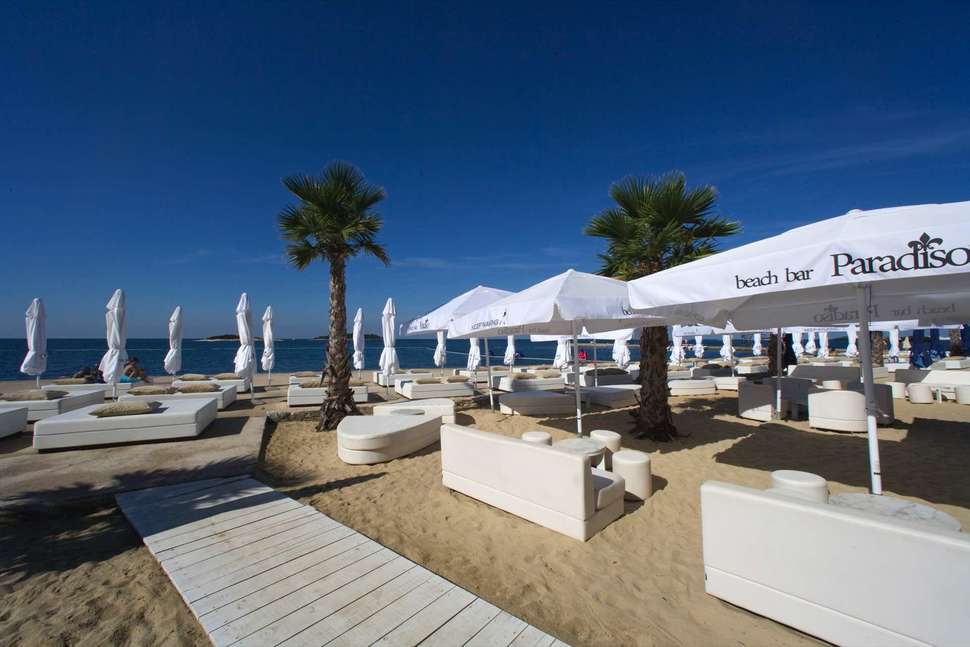 Een foto van het strand bij Hotel Delfin Plava Laguna
