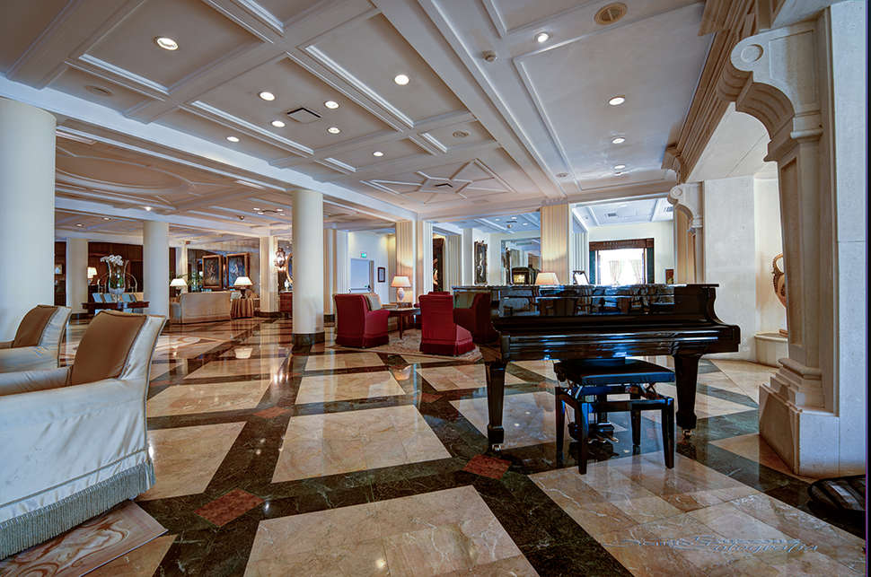 Een foto van het interieur van Hotel Excelsior Palace