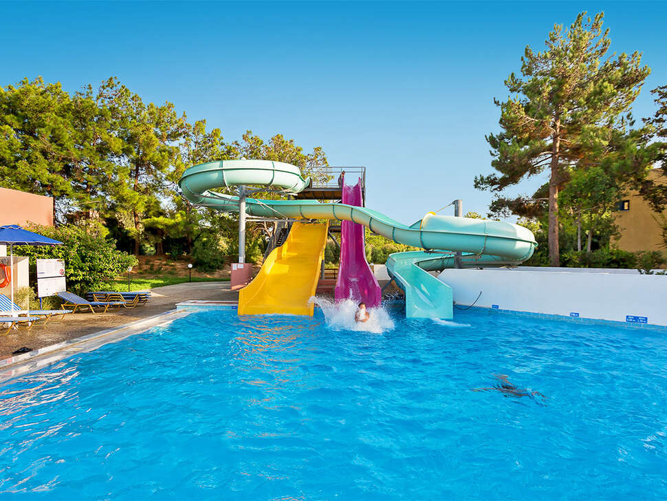 Een foto van het zwembad bij Dessole Dolphin Bay Resort