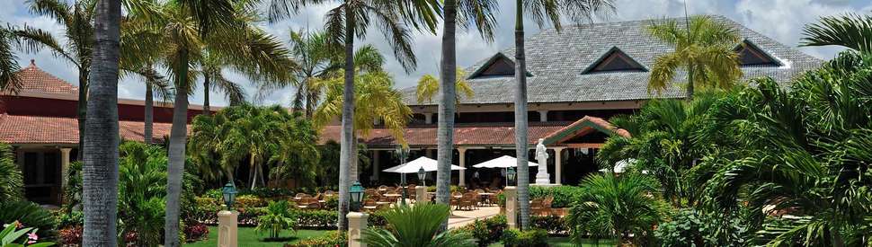 Een foto van het terras bij Grand Bahia Principe Bavaro