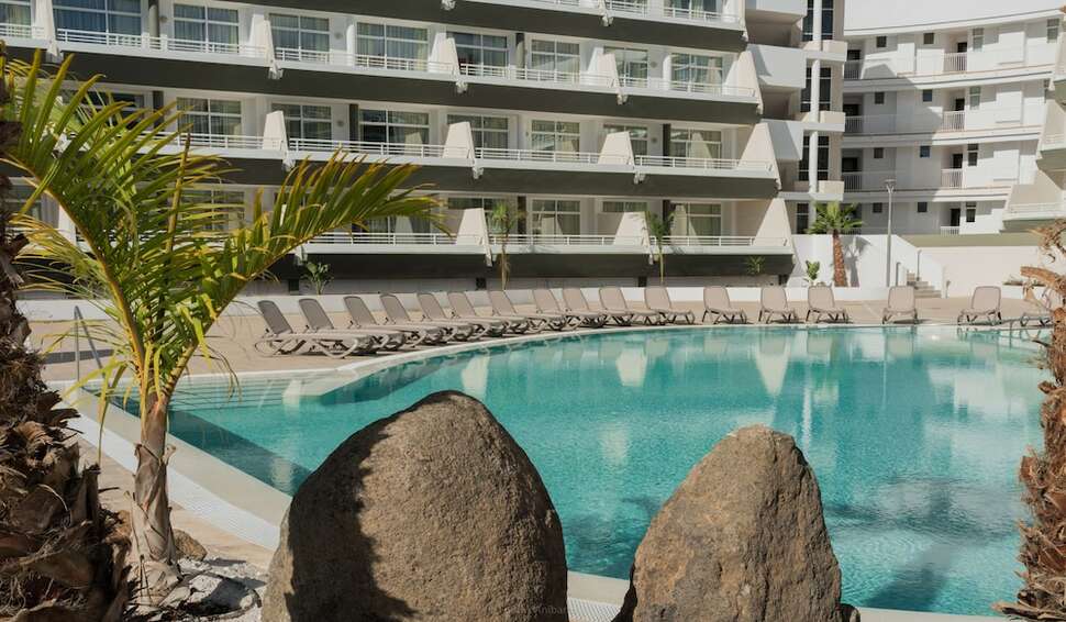 Ein Foto vom Pool im Gara Suites Golf & Spa