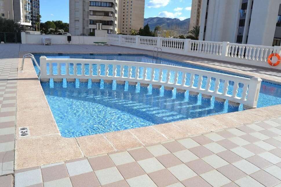 Een foto van het zwembad bij Pierre & Vacances Benidorm Levante