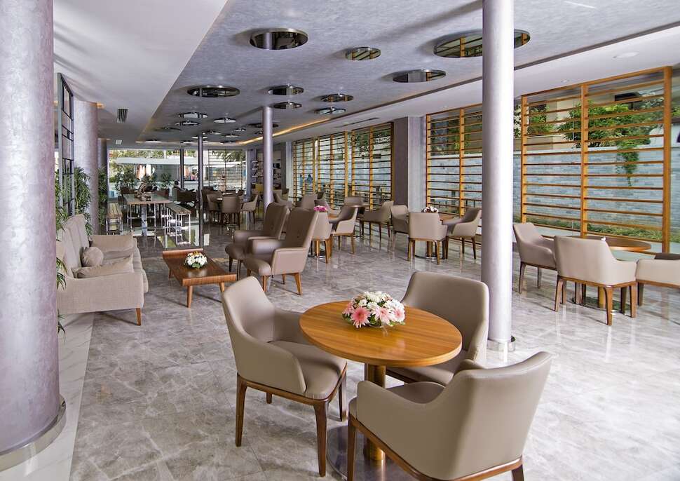 Een foto van het interieur van Mirage World
