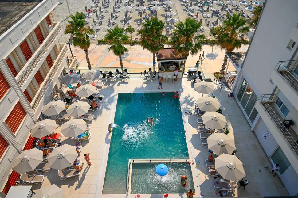 Een foto van Adria Palace Durres