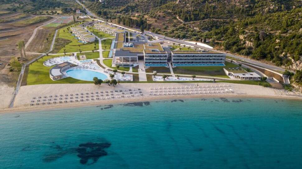 Een foto van de buitenkant van Ammoa Luxury Hotel & Spa Resort