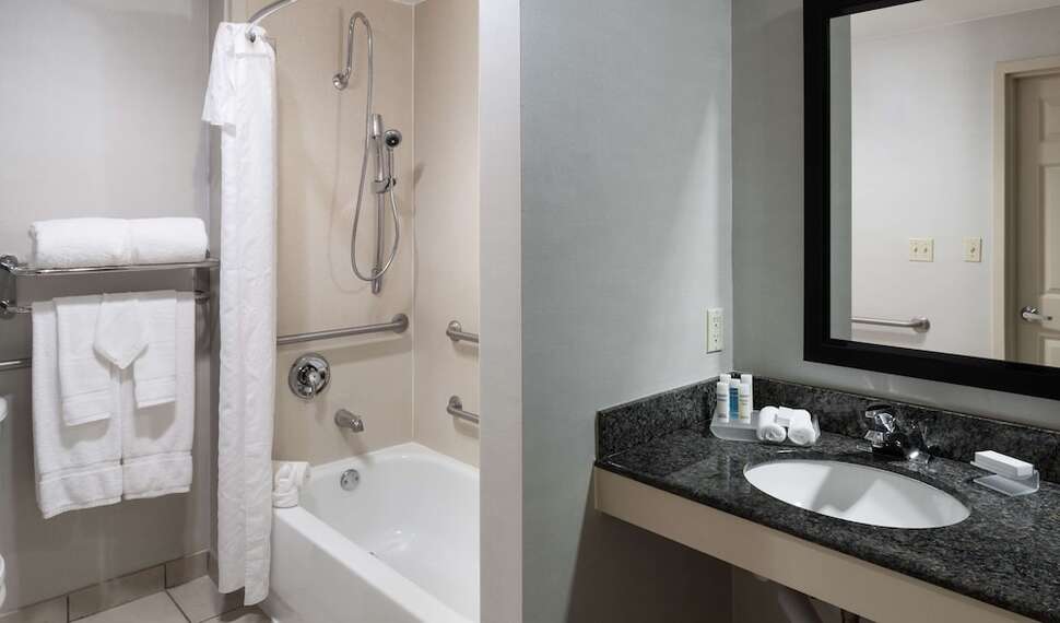 Ein Foto Homewood Suites Miami Airport Blue Lagoon