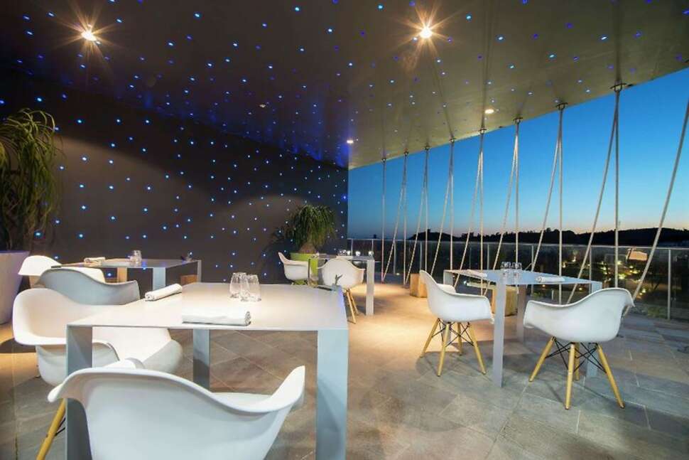 Een foto van de faciliteiten bij Higueron Hotel Malaga