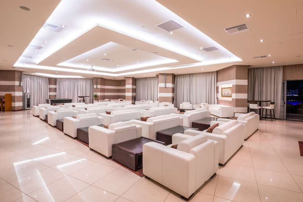 Een foto van het interieur van Konstantinos Palace