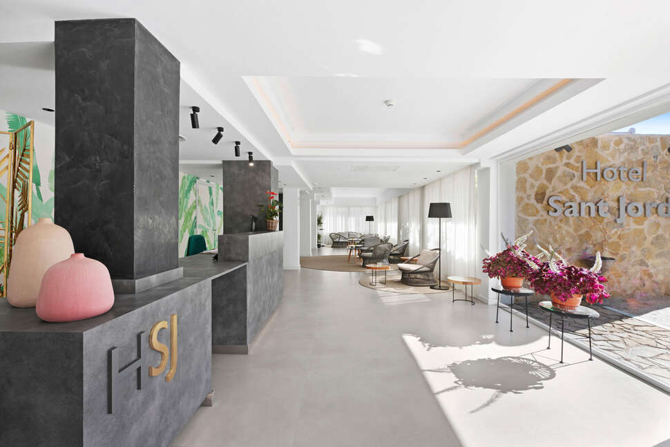 Een foto van het interieur van Hotel Sant Jordi