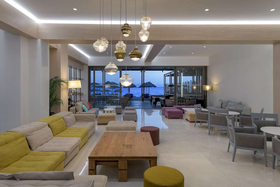 Een foto van het interieur van Avra Beach Resort Hotel & Bungalows