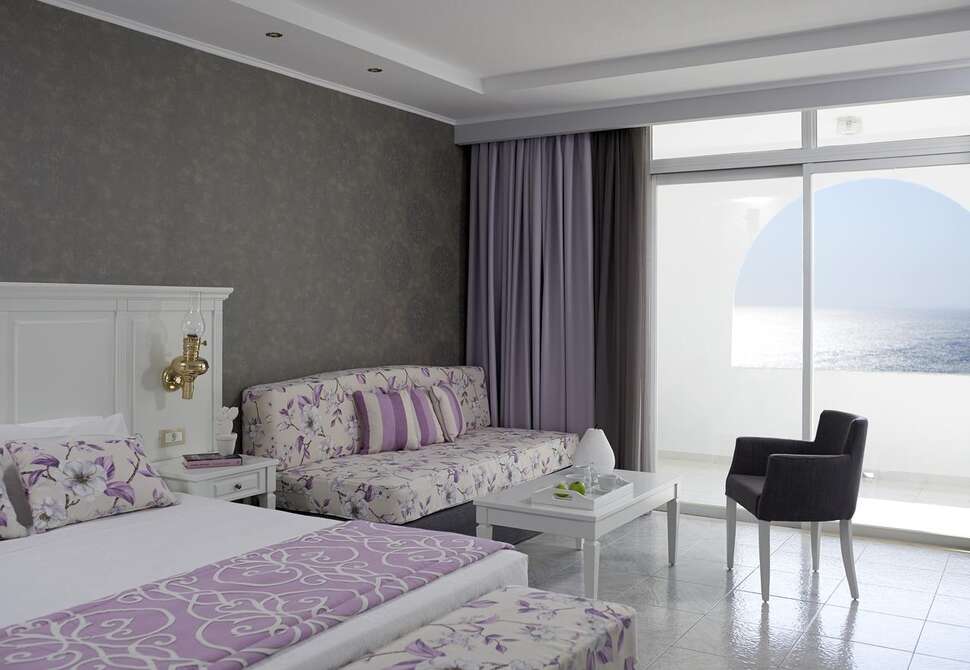 Ein Foto Esperos Village Blue & Spa