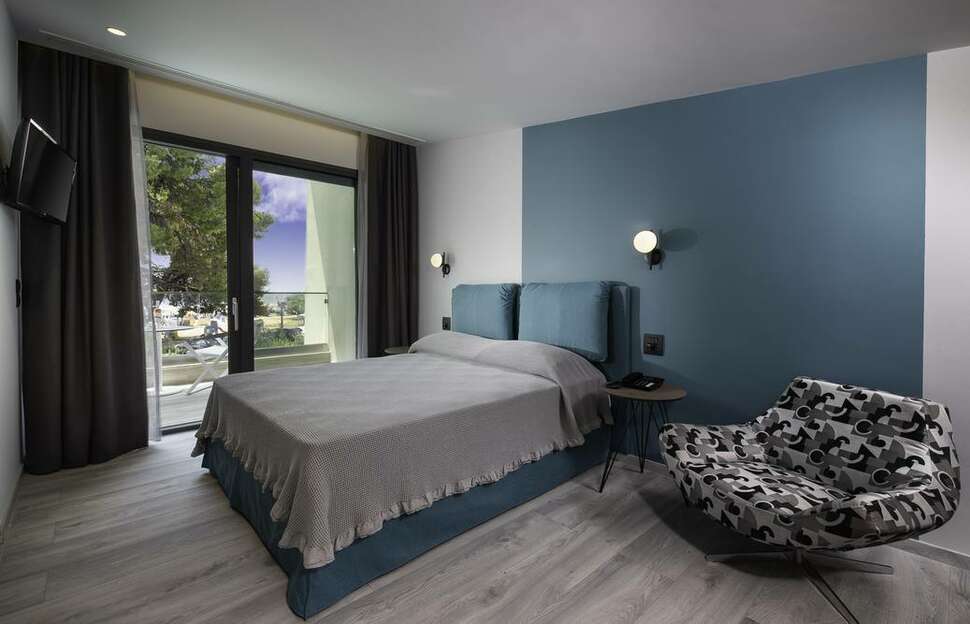 Een foto van Lagomandra Beach Hotel & Suites