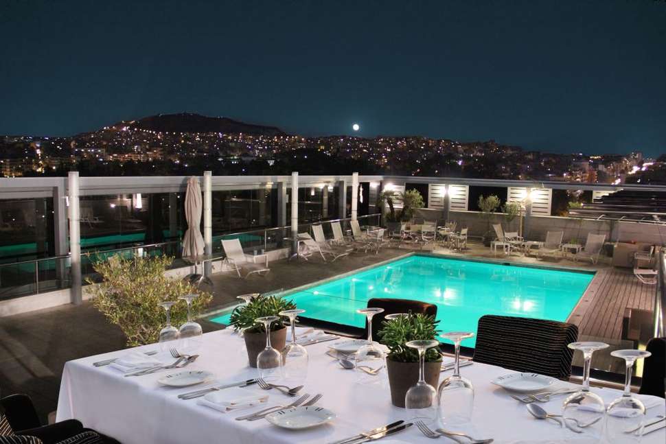 Een foto van het zwembad bij Radisson Blu Park Hotel Athene