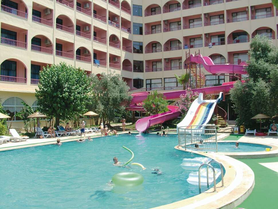 Een foto van het zwembad bij Gölmar Beach Hotel