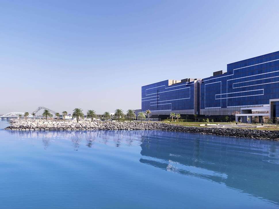 Ein Foto von der Außenansicht des Fairmont Bab Al Bahr