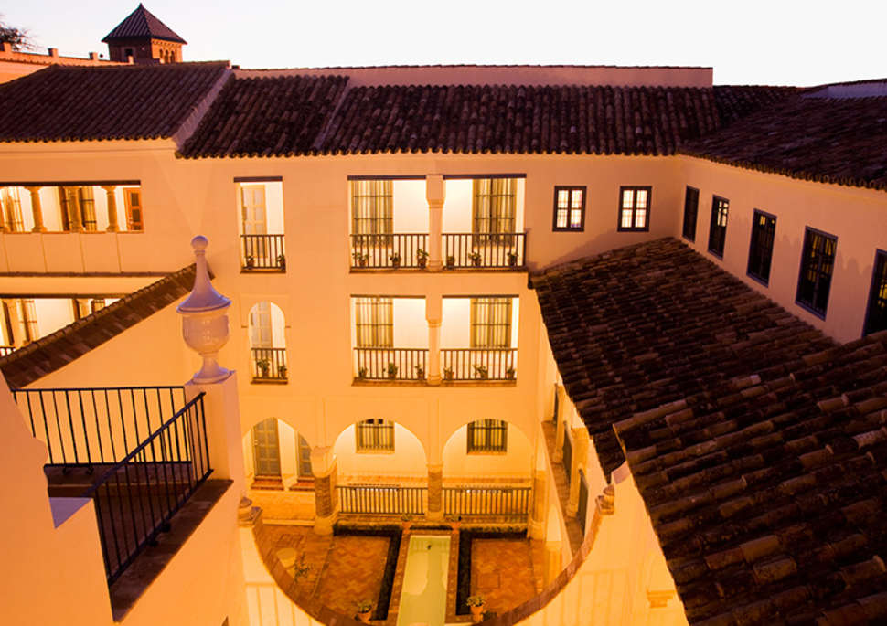 Een foto van de buitenkant van Las Casas De La Juderia