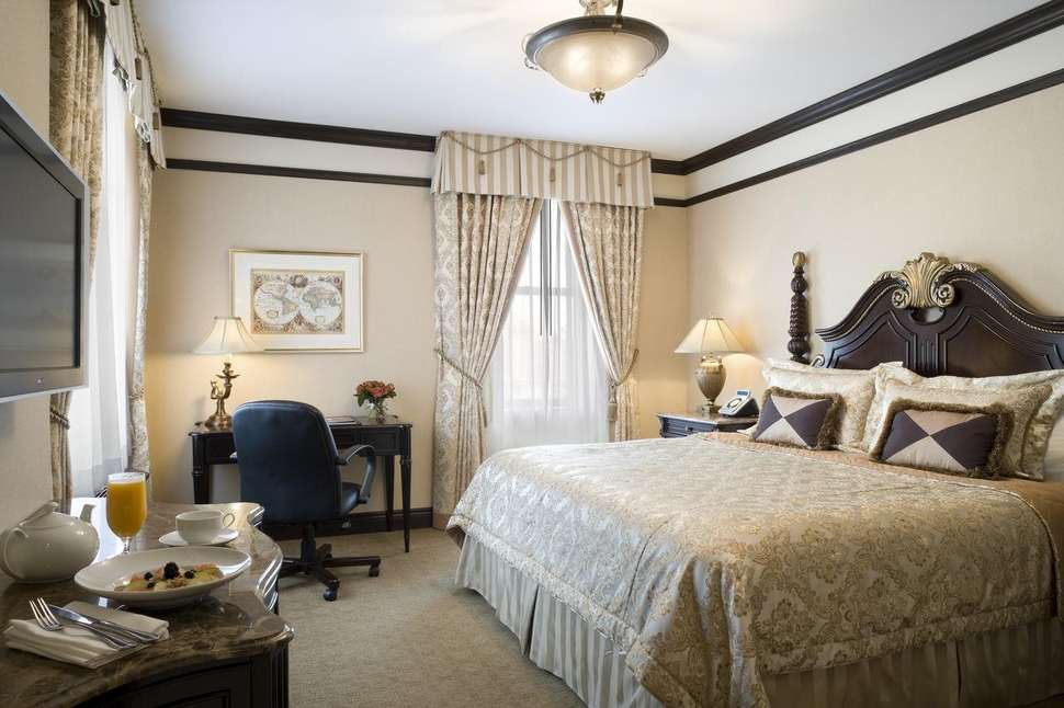 Ein Foto The Lucerne Hotel