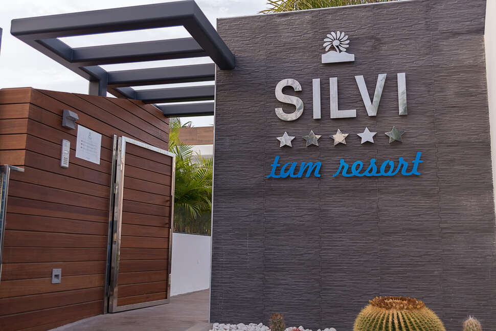 Een foto van de buitenkant van Silvi Villas