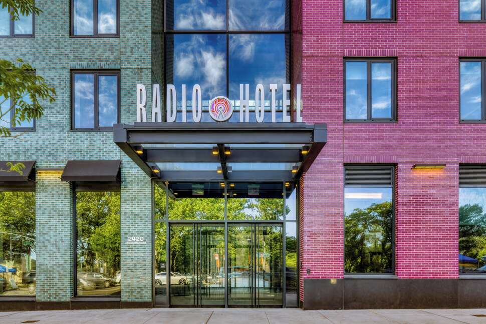 Een foto van Radio Hotel