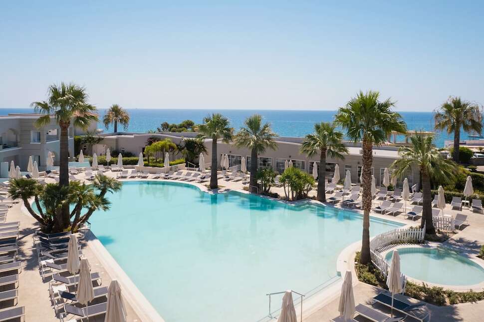 Ein Foto von einer Übersicht des Mitsis Rodos Village Beach Hotel