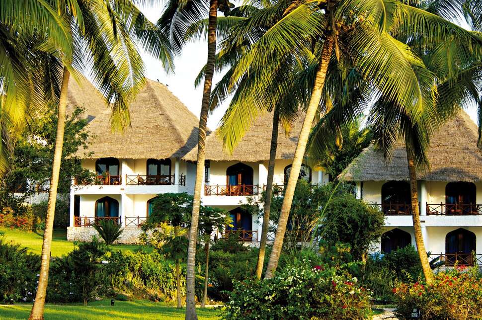 Ein Foto Bluebay Beach Resort & Spa