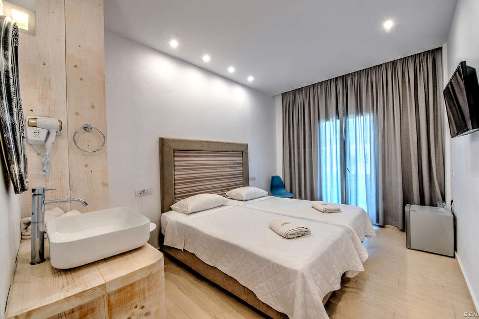 Een foto van Anamar Santorini