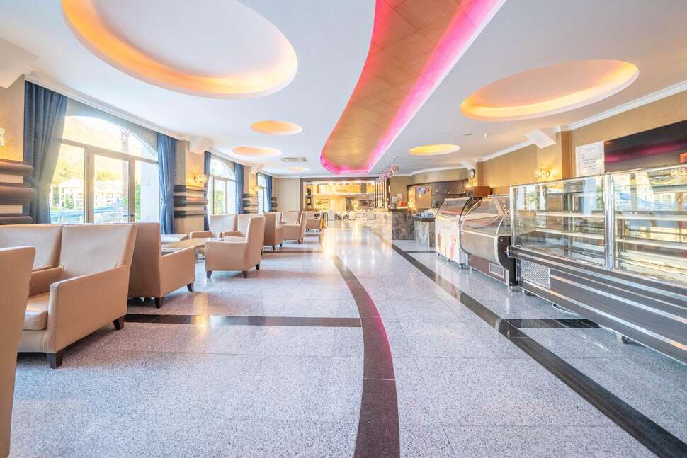 Ein Foto Grand Pasa Hotel