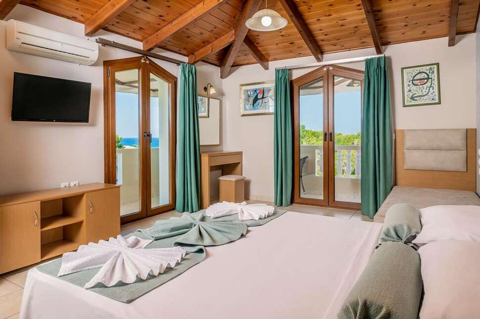 Een foto van Plaka Beach Resort