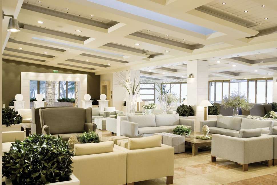 Een foto van het interieur van Sani Beach Club
